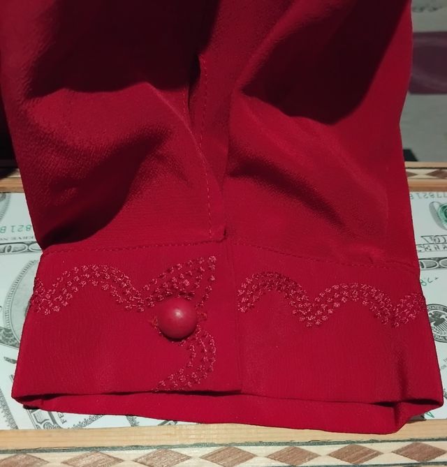 Blusa Burdeos con Bordado