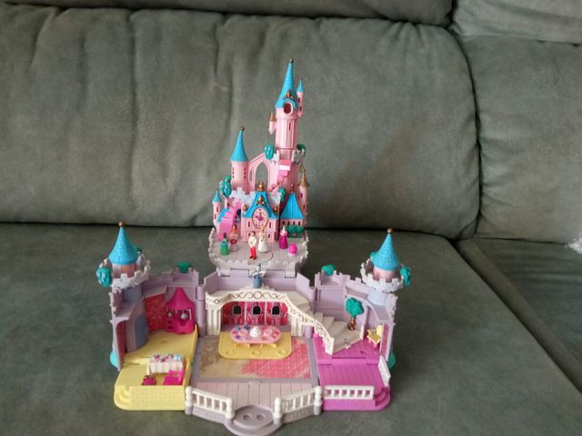 Castillo Cenicienta Polly Pocket con 6 figuras