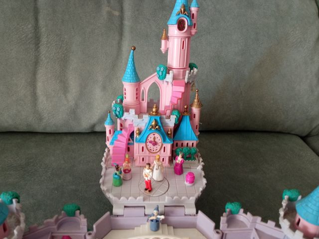 Castillo Cenicienta Polly Pocket con 6 figuras