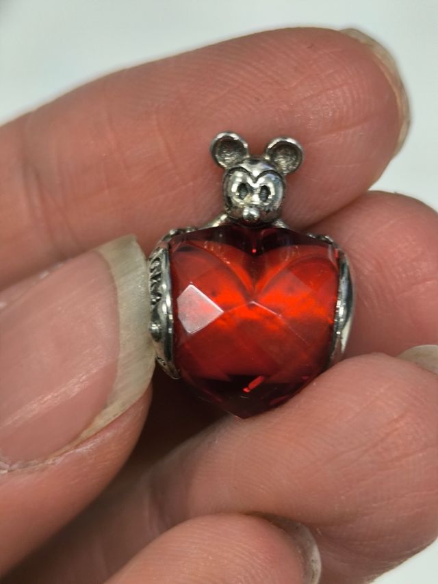 Pandora Corazón Rojo con Mickey Mouse