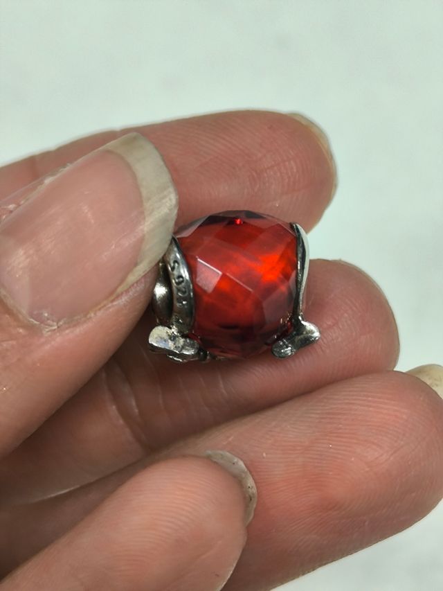 Pandora Corazón Rojo con Mickey Mouse