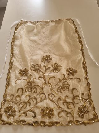 Manteletas de seda antiguas bordadas