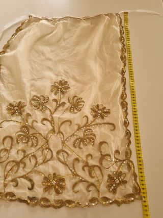 Manteletas de seda antiguas bordadas