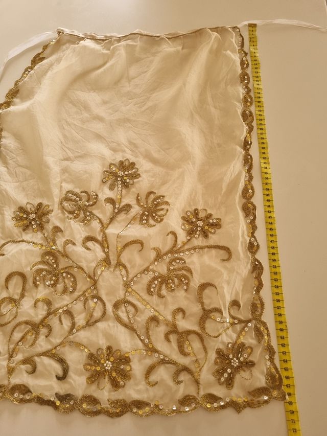 Manteletas de seda antiguas bordadas