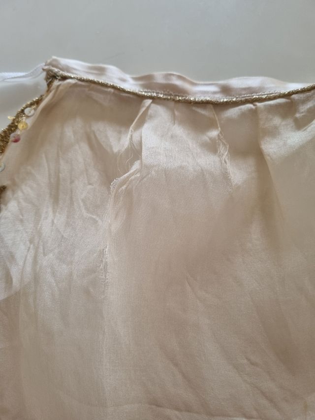 Manteletas de seda antiguas bordadas