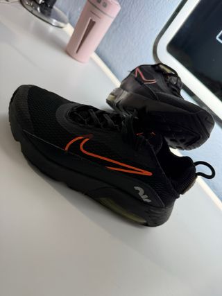 Zapatillas Nike Air Negras Naranja