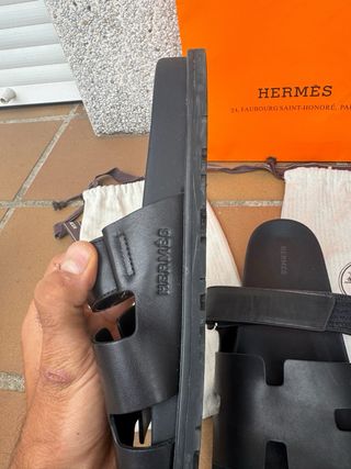 Sandali neri Hermès