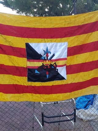 ESPECTACULAR Y ANTIGUA BANDERA DE LA LEGIÓN BORDAD