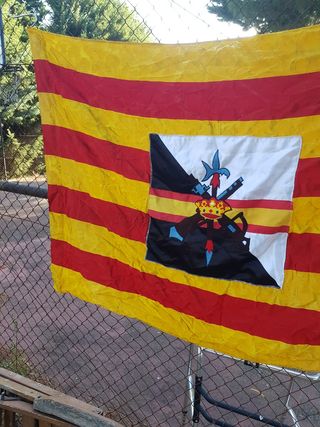 ESPECTACULAR Y ANTIGUA BANDERA DE LA LEGIÓN BORDAD