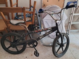 Bicicleta BMX Negra