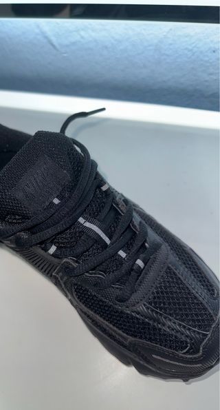 Zapatillas Nike Vomero 5 Negras