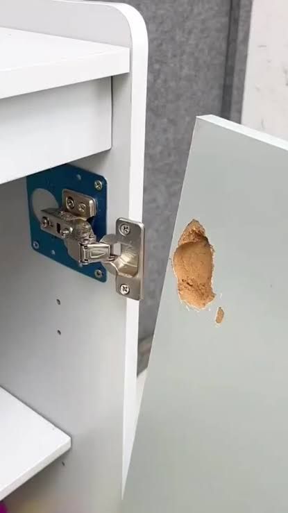 Arreglo de muebles de cocina en BIZKAIA.