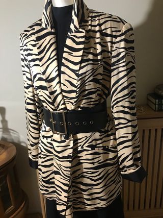 Americana de seda con estampado cebra