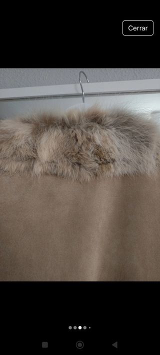 Chaquetón de zorro beige y marrón