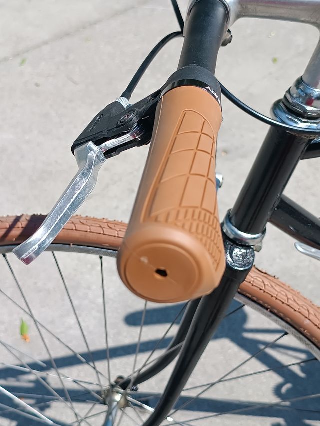 Bicicleta de ciudad negra