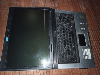 Ordenador portátil Asus negro no fonciona 