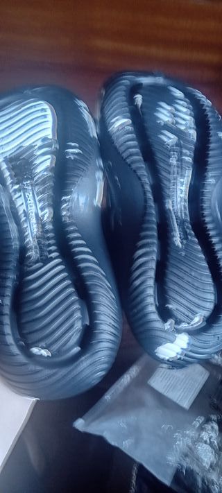 Calzado Negro y Blanco