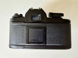 Nikon EM + Nikkor 50mm 1.8 Series E