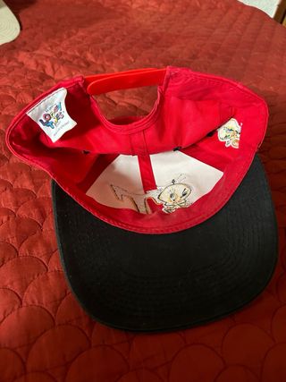 Gorra Looney Tunes Tweety Vintage Roja y Negra