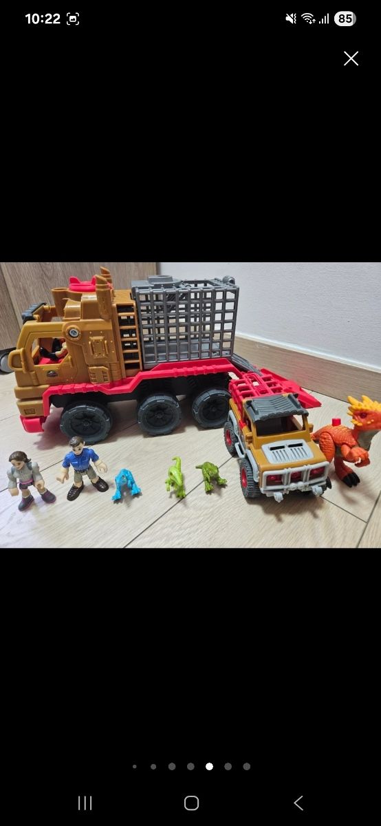 Camiones Jurassic World con figuras