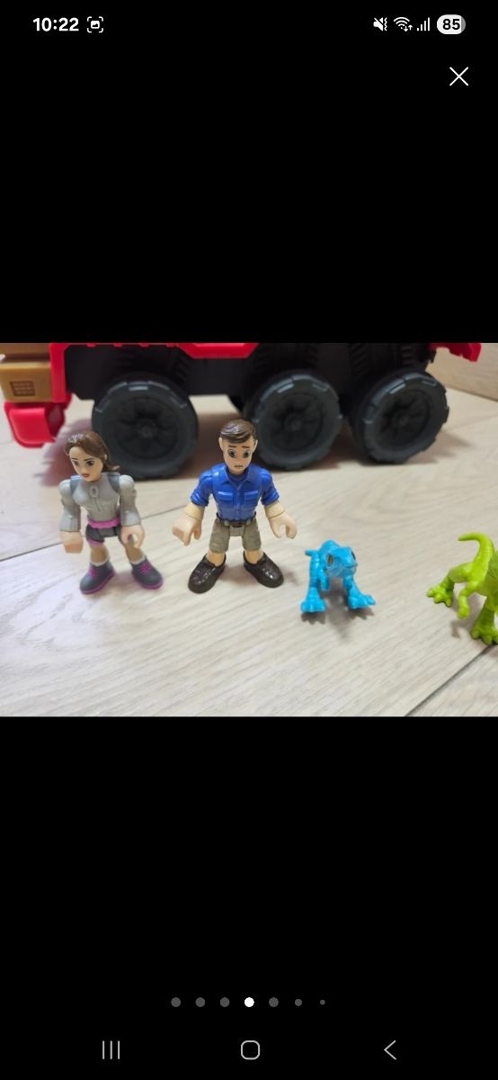 Camiones Jurassic World con figuras