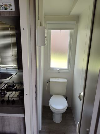 Casa móvil muy cuidada con porche integrado