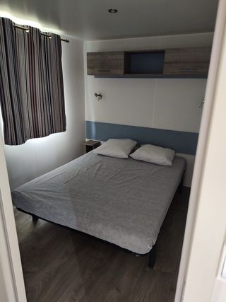 Casa móvil muy cuidada con porche integrado