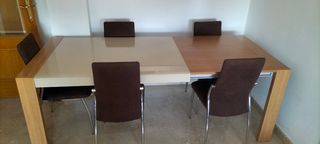 Mesa de salón moderna cristal y madera 