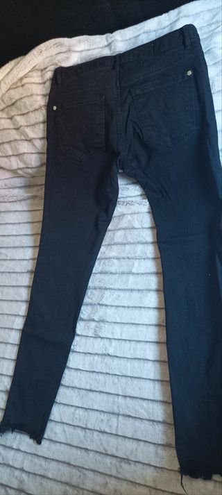 Pantalón vaquero negro Pull&Bear Ripped Talla L