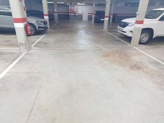 Garaje en venta en Centre en Hospitalet de Llobregat, L´