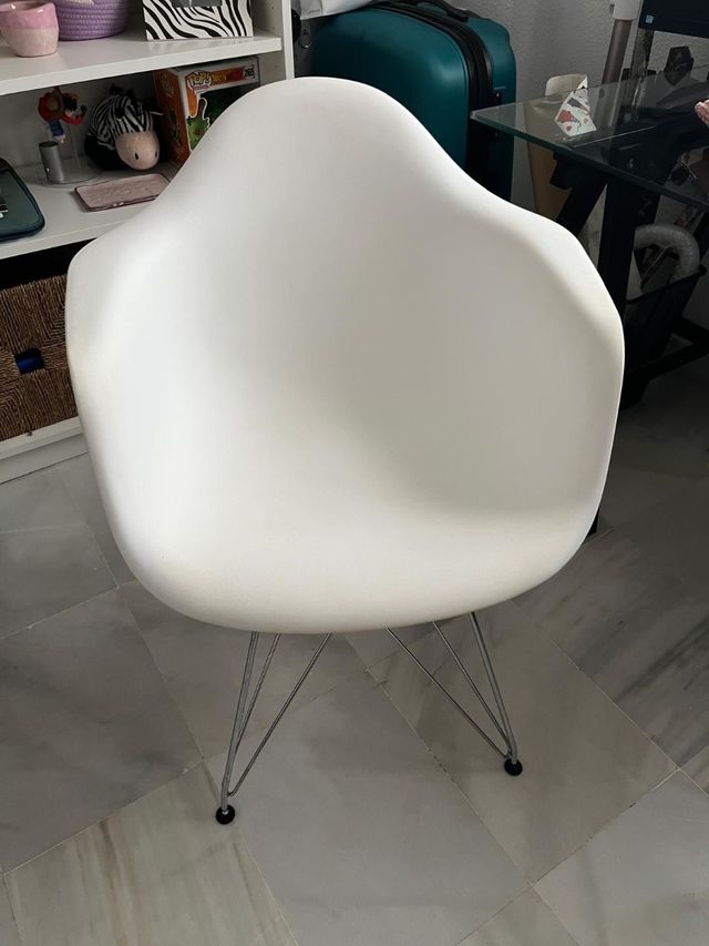 Silla Decorativa Moderna Blanca y Plateada