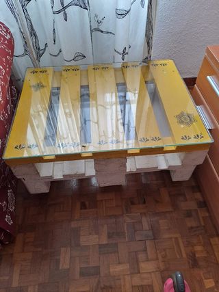 Mesa Palets Decorada con Cristal 80x60x40