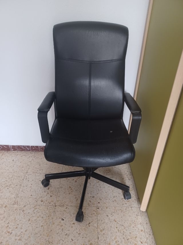 Sillón de dirección negro