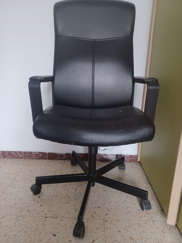 Sillón de dirección negro