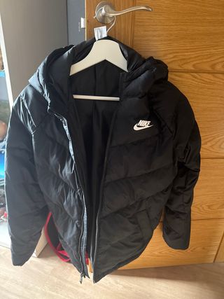 Abrigo plumas Nike negro