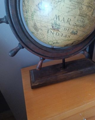 Timón con Globo Terráqueo