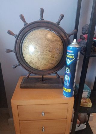 Timón con Globo Terráqueo