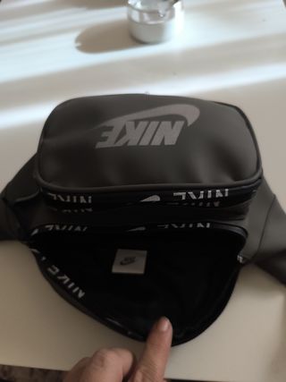 Riñonera Nike Negra