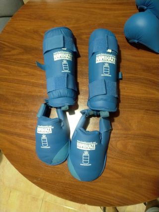 Protecciones Karate Kamikaze Guantes y Espinillera