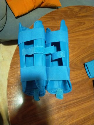 Protecciones Karate Kamikaze Guantes y Espinillera