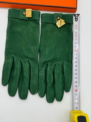Guantes Hermes Verdes con Hebilla Dorada