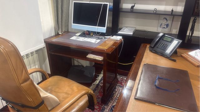 Scrivania originale vintage in ciliegio con poltrone