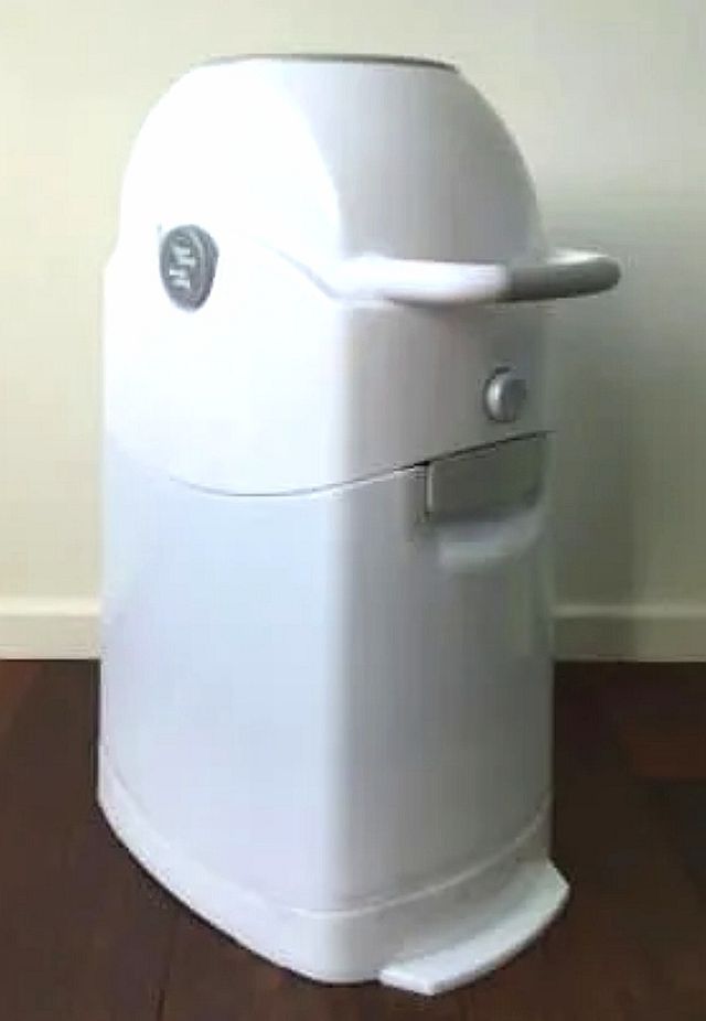 Bañera Stokke/Contenedor Pañal/tapa niño wc