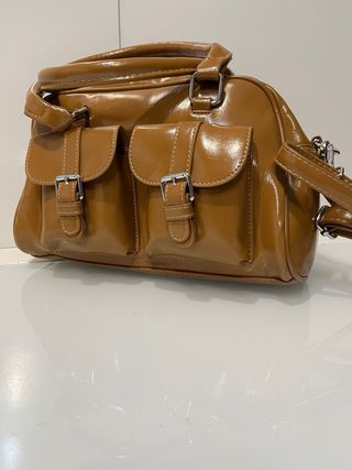 Borsetta a tracolla marrone con fibbie