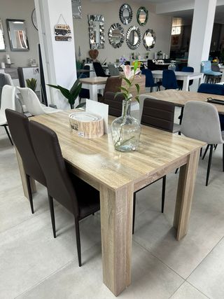 Mesa comedor y 4 sillas