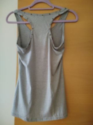Camiseta deportiva gris talla M