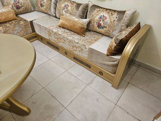 Sofá modular y mesa de centro