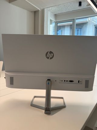 Monitor HP Plata Modelo M24fwa 24” LED IPS FullHD