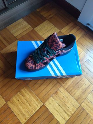 Tenis Adidas Marrones