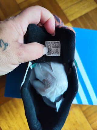 Tenis Adidas Marrones